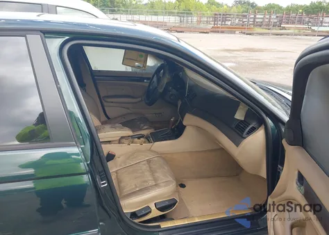 2005 BMW 325 Xi from USA, damaged, VIN WBAEU33485PR20223